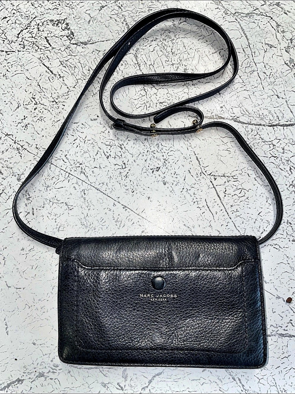 Marc Jacobs Leather Crossbody in Black